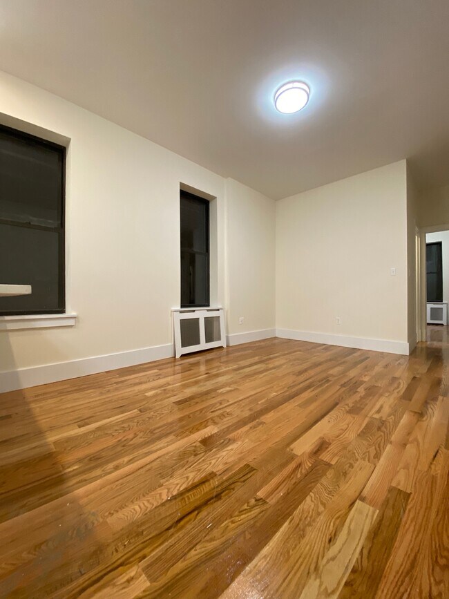 COMMON AREA - 134 W 80th St