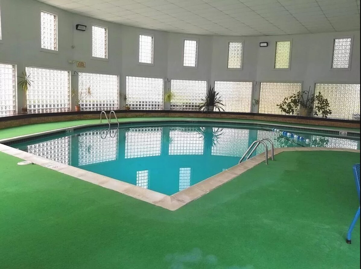 Building Photo - 3 Shadowbrook Ln