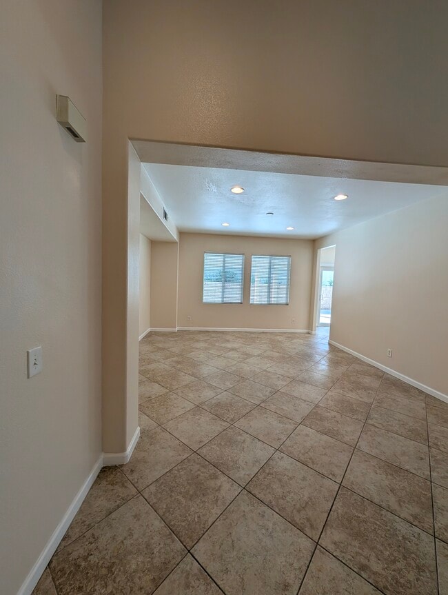 Building Photo - 1468 Burns Ln