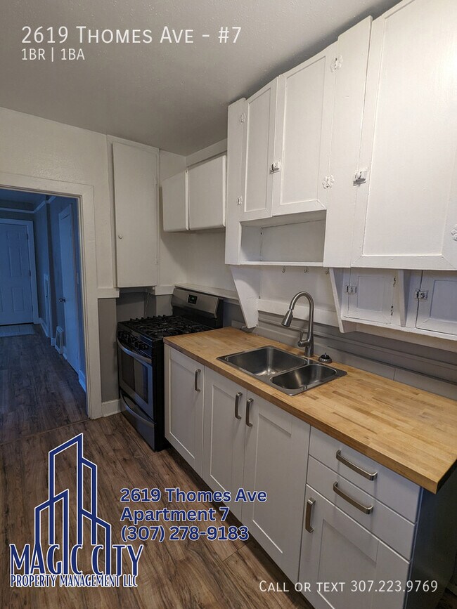 Building Photo - 2619 Thomes Ave