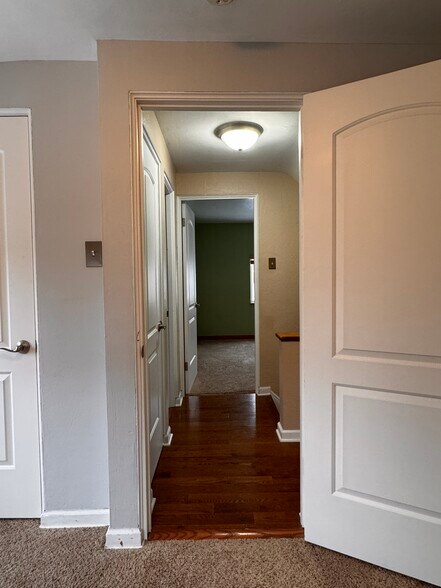 Building Photo - 849 Kewanna Ave