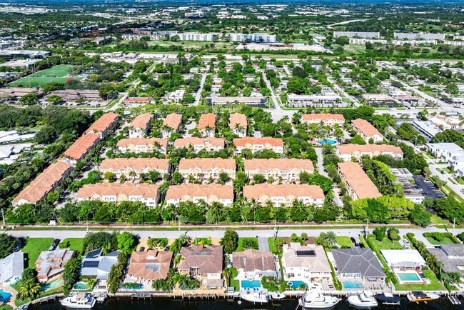 Building Photo - 5580 NE Trieste Way