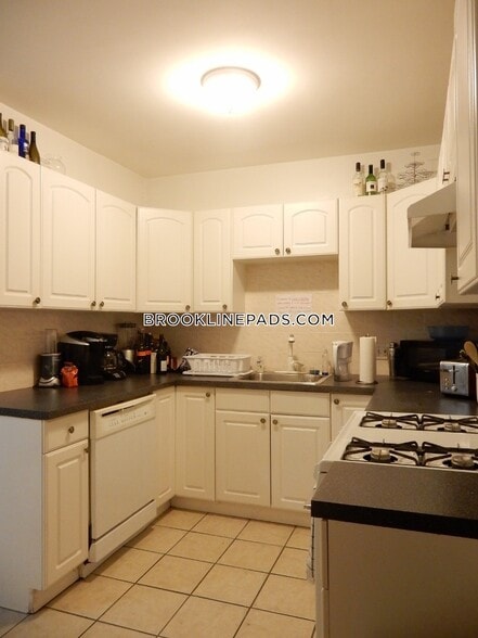 Building Photo - 62 Egmont St