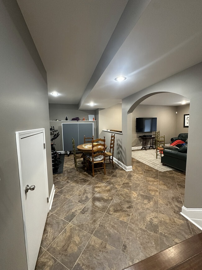 Building Photo - 2424 Calendula Rd