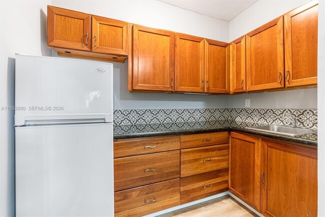 Building Photo - 1329 Obispo Ave