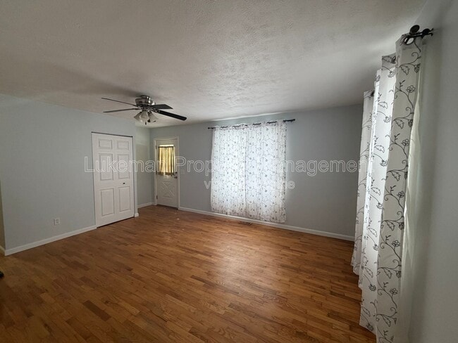 Building Photo - 4726 Hanover Ave