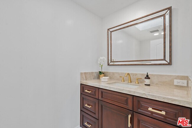Building Photo - 4159 Regal Oak Dr