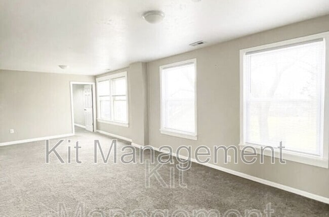 Building Photo - 2248 Broadway St