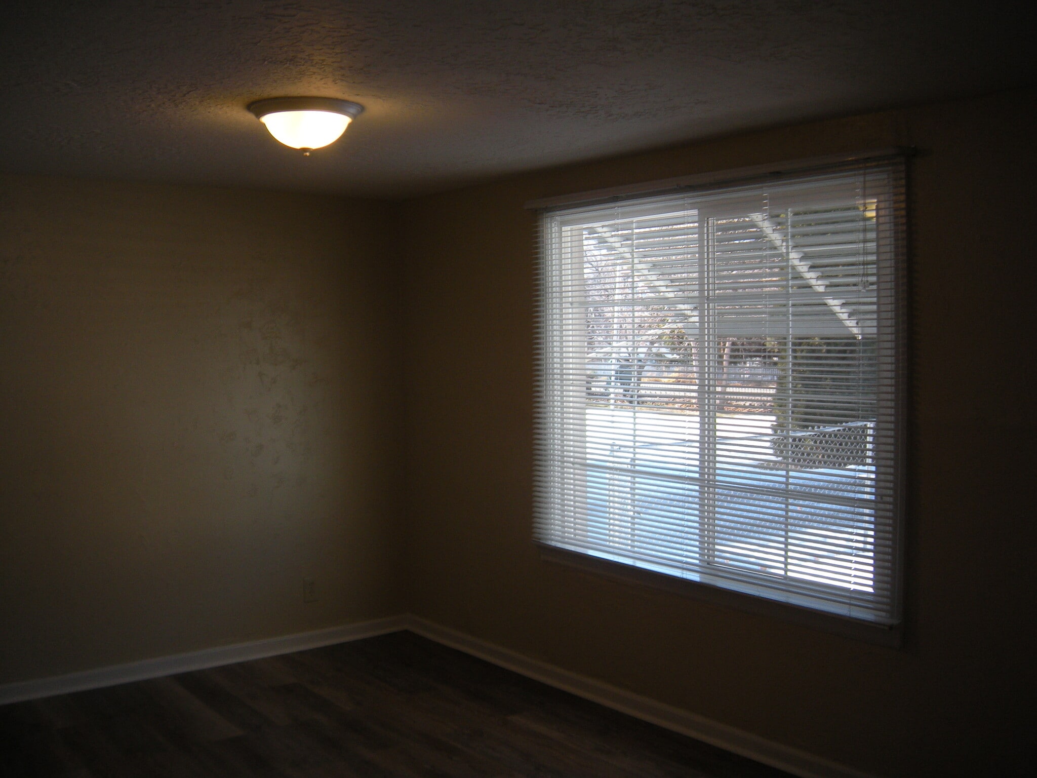 Building Photo - 3972 Hawthorne Rd