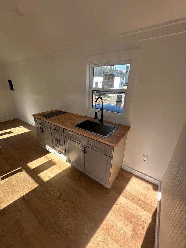 Building Photo - 2015 Union School Rd SW