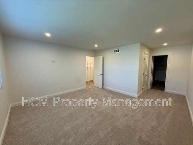 Building Photo - 3328 Paseo Halcon