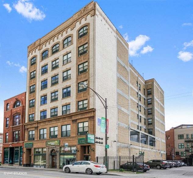 Building Photo - 1178 N Milwaukee Ave