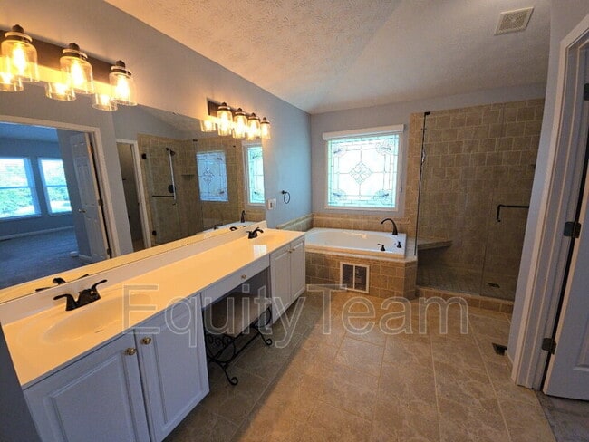 Building Photo - 6545 Farmbrooke Ct