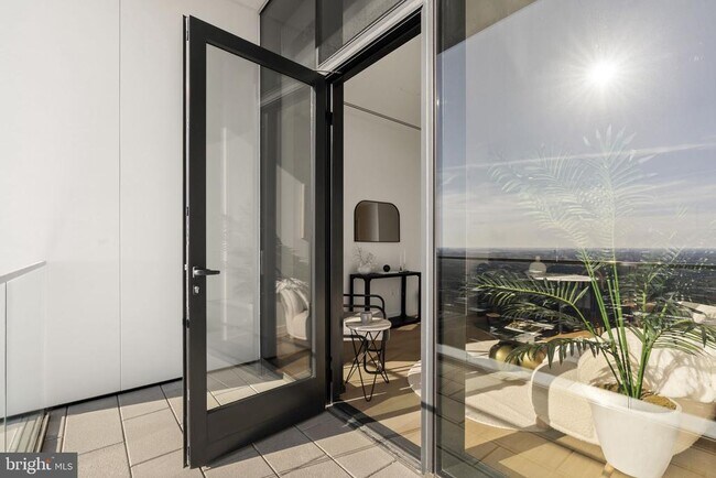 Building Photo - 210 S 12th St