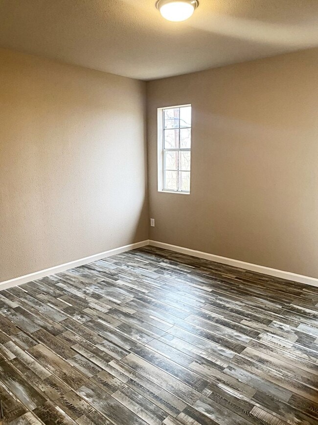 Building Photo - 8674 Glen Meadow Ln