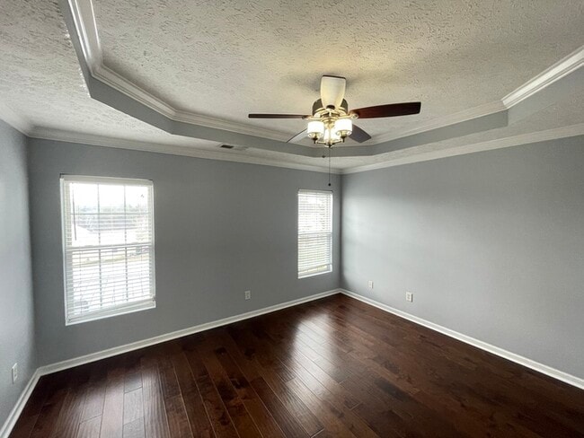 Building Photo - Jordan Ridge Bordeaux area home with bonus...