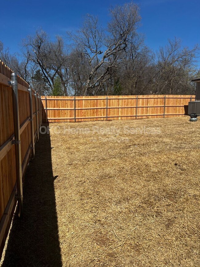 Building Photo - 3901 Dutch Ln