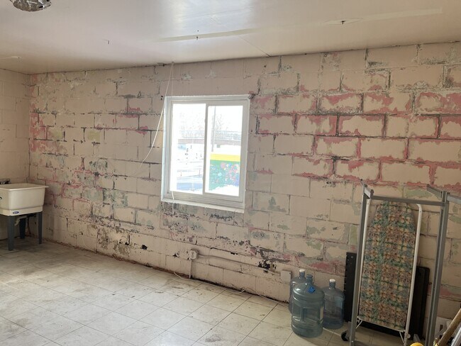 Building Photo - 5701 NW Radial Hwy