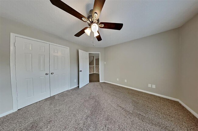 Building Photo - 5011 Greenriver Valley Dr