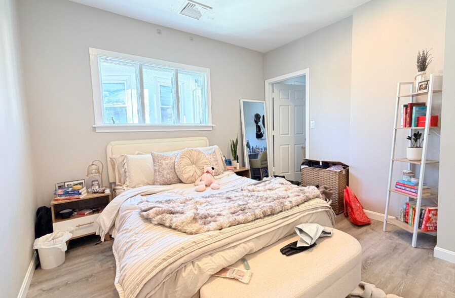 Building Photo - 39 Long Ave