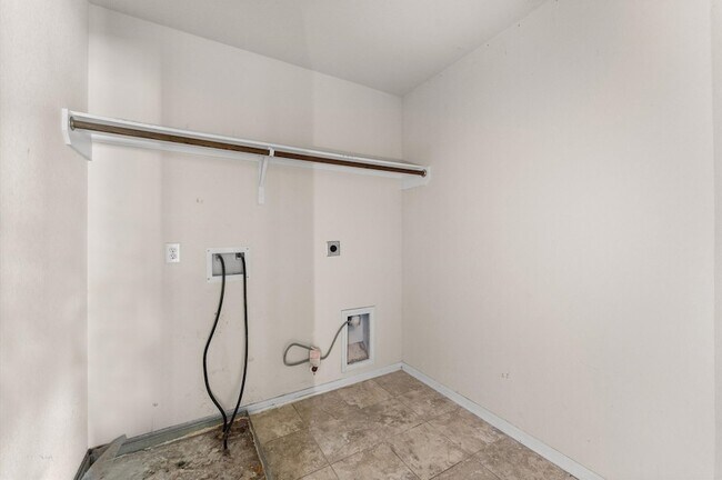 Building Photo - 3327 Upland Spring Trace