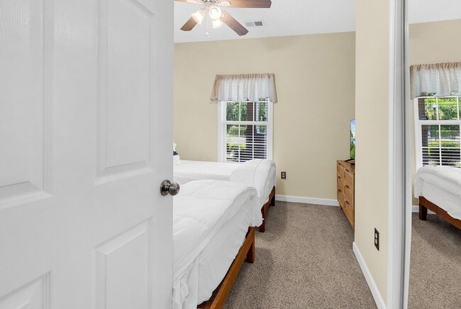 Building Photo - 6015 Catalina Dr