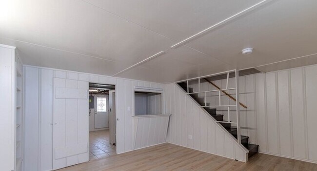 Building Photo - 3 Bedroom Home 21206