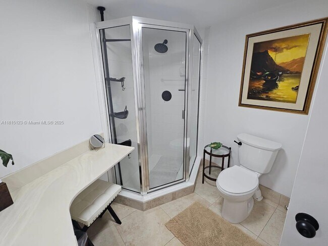 Building Photo - 5420 N Ocean Dr