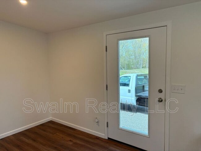 Building Photo - 1165 Bayview Rd