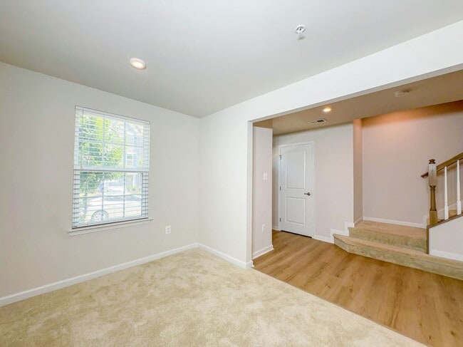 Building Photo - 72 Caswell Dr