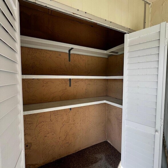 Building Photo - 197 Lake Meryl Dr