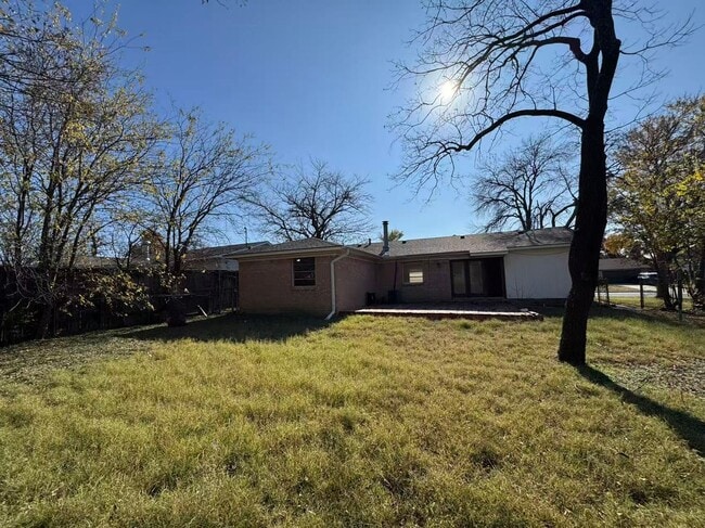 Building Photo - Beautiful 3 Bedroom House in Dallas