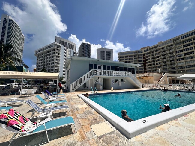 Building Photo - 1801 S Ocean Dr