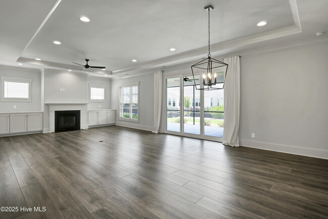Building Photo - 730 Edgerton Dr