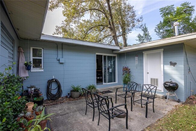 Building Photo - 601 NW 34th Ter