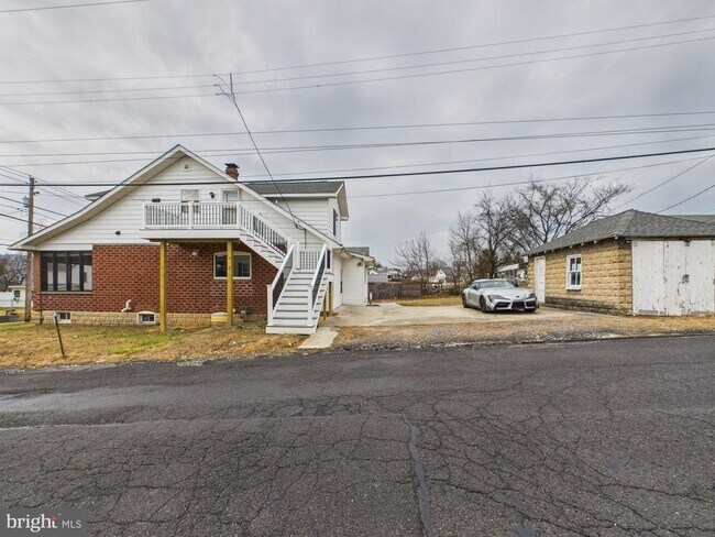 Building Photo - 820 E Oldtown Rd