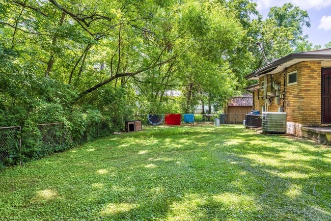 Building Photo - 7742 Holiday Hills Cir