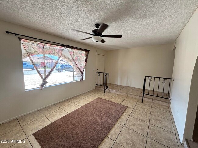 Building Photo - 7320 W Rose Ln