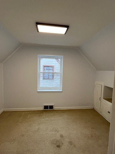 Building Photo - 151 W Glen Ln