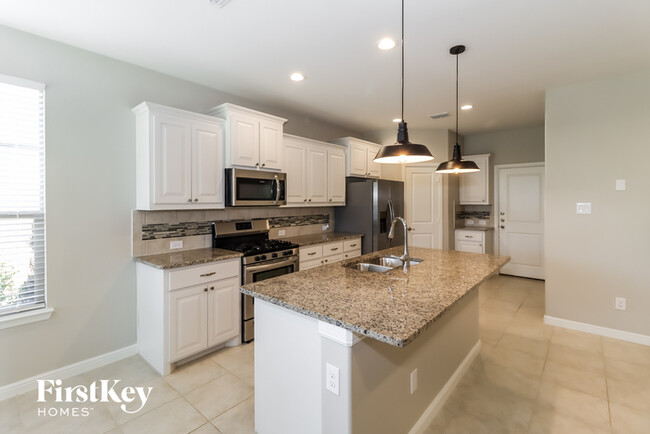 Building Photo - 2609 Sunburst Dr