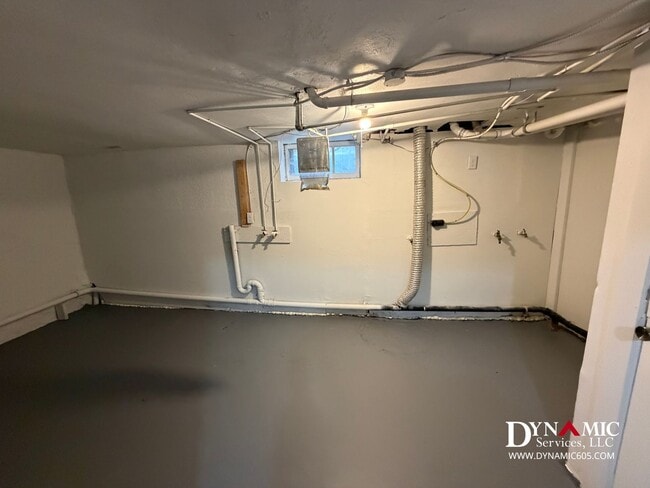 Building Photo - 4+ Bedroom, 2 Bath House By Augustana and USF