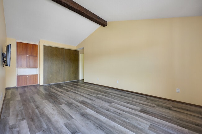 Building Photo - 950 Westbrooke Way