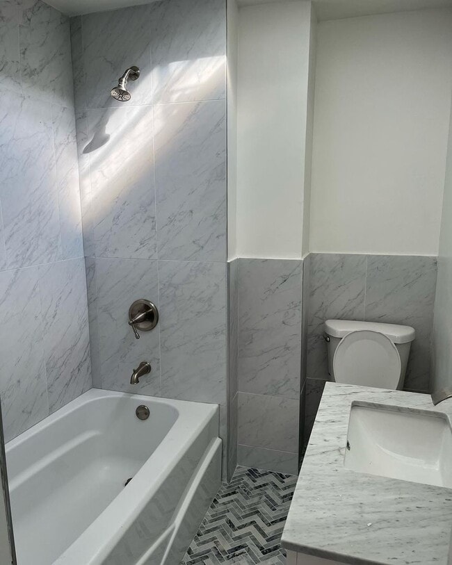 Building Photo - Beautiful Updated 3/1 Twin Home in a Great...