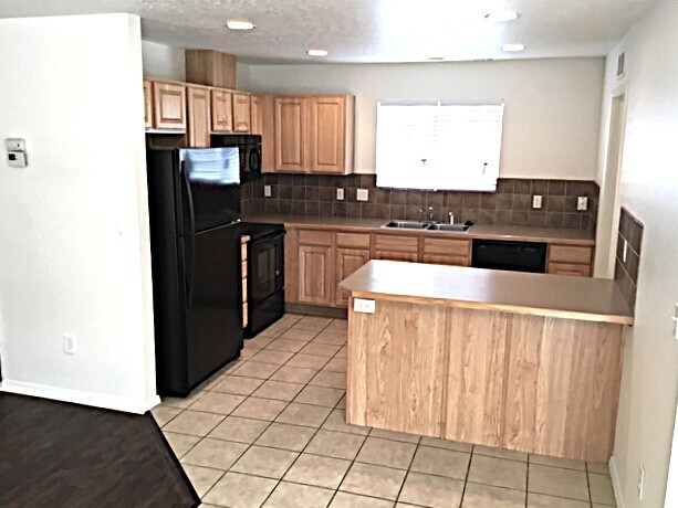 Building Photo - 9707 W Brogan Dr