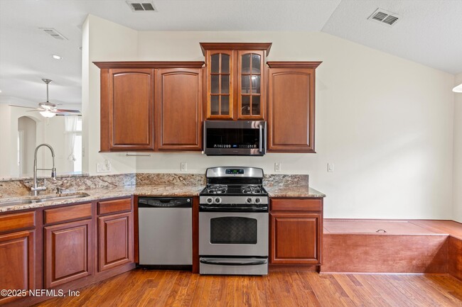 Building Photo - 5930 Green Pond Dr