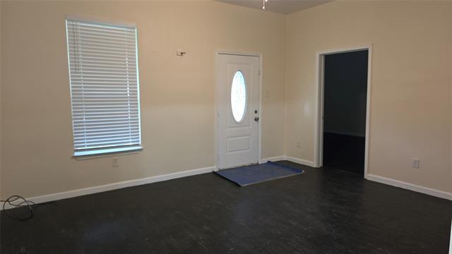 Building Photo - 608 W 6th St