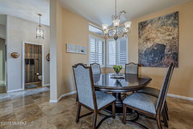 Building Photo - 65473 E Rose Ridge Dr