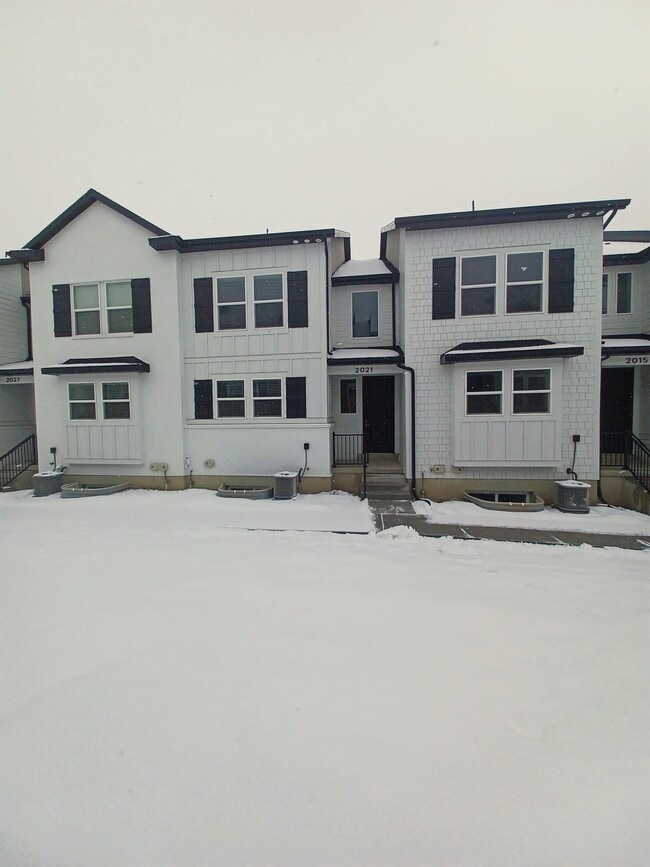 Building Photo - 2021 N 3960 W