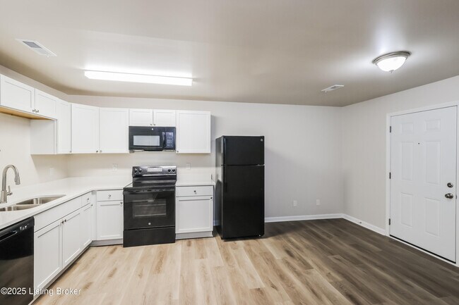 Building Photo - 2541 Rowan St