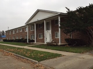 Primary Photo - 15880 Minock St